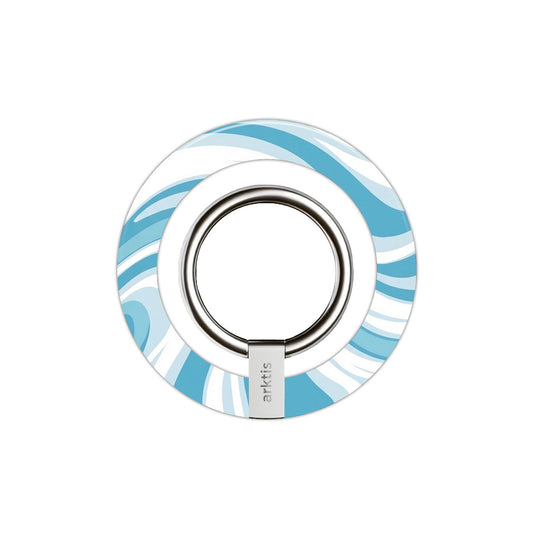 Der Magnetische Ringhalter für MagSafe - Blue Lagoon von arktis besticht mit blau-weißem Swirl-Design, starkem N52 Magnet und sicherem Halt - das ideale iPhone Zubehör.