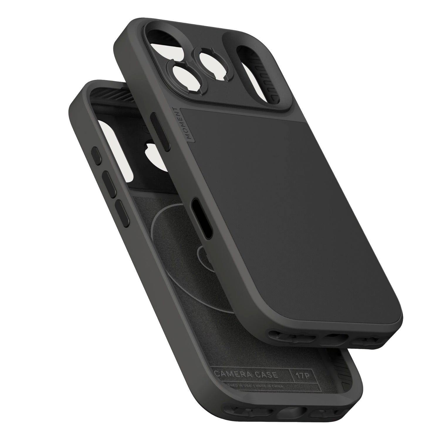 Zwei leicht übereinander liegende MOMENT iPhone 17 Pro Camera Case MagSafe in Schwarz verfügen über präzise Aussparungen für Kamera und Tasten, um eine optimale Funktion und einen starken Schutz des Geräts zu gewährleisten.