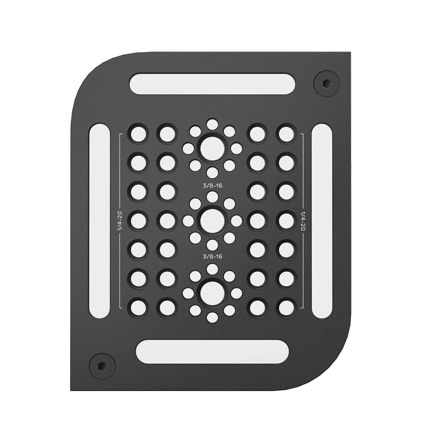 Die MOMENT Cheese Plate Mount für Supercage ist eine schwarze Montageplatte mit mehreren kreisförmigen Löchern und beschrifteten Maßen, kompatibel mit ARRI Anti-Twist Systemen.