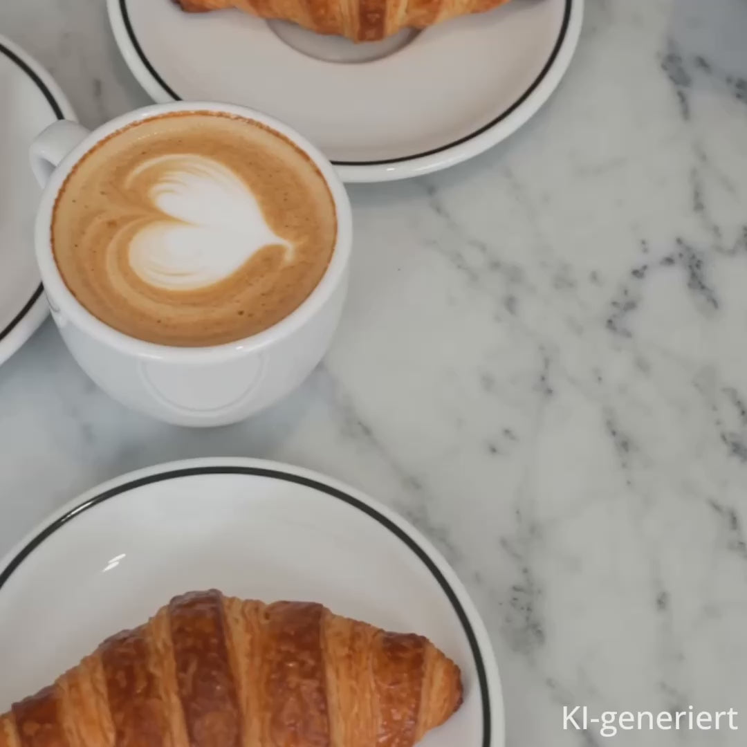 Die Hülle im Croissant-Design wird aus mehreren Perspektiven von einer Frau gezeigt. KI-generiert.