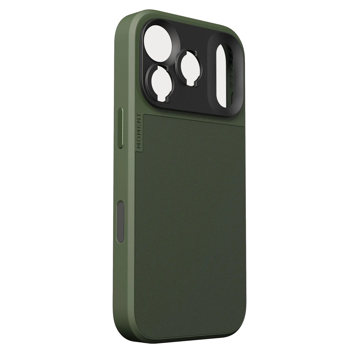 Die MOMENT iPhone 17 Pro Kameratasche MagSafe in Dunkelgrün verfügt über präzise Kameraausschnitte, die angewinkelt sind, um die Kamerafunktionen und die seitlichen Tasten zu präsentieren, und bietet so optimalen Geräteschutz.