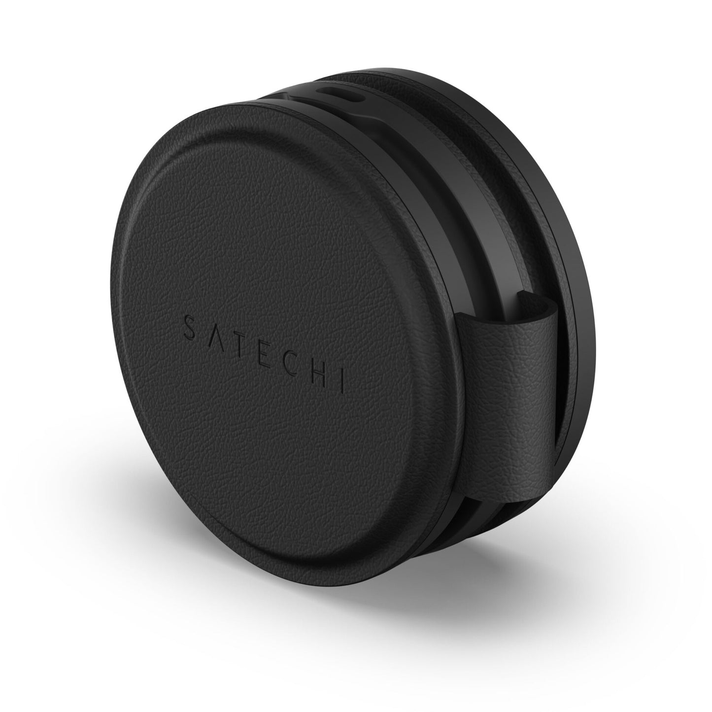 Runde schwarze Satechi Ledertasche mit einem Schlitz, die perfekt zu Ihrem Satechi OntheGo 3-in-1 Wireless Charger passt. Abgebildet auf einem weißen Hintergrund.