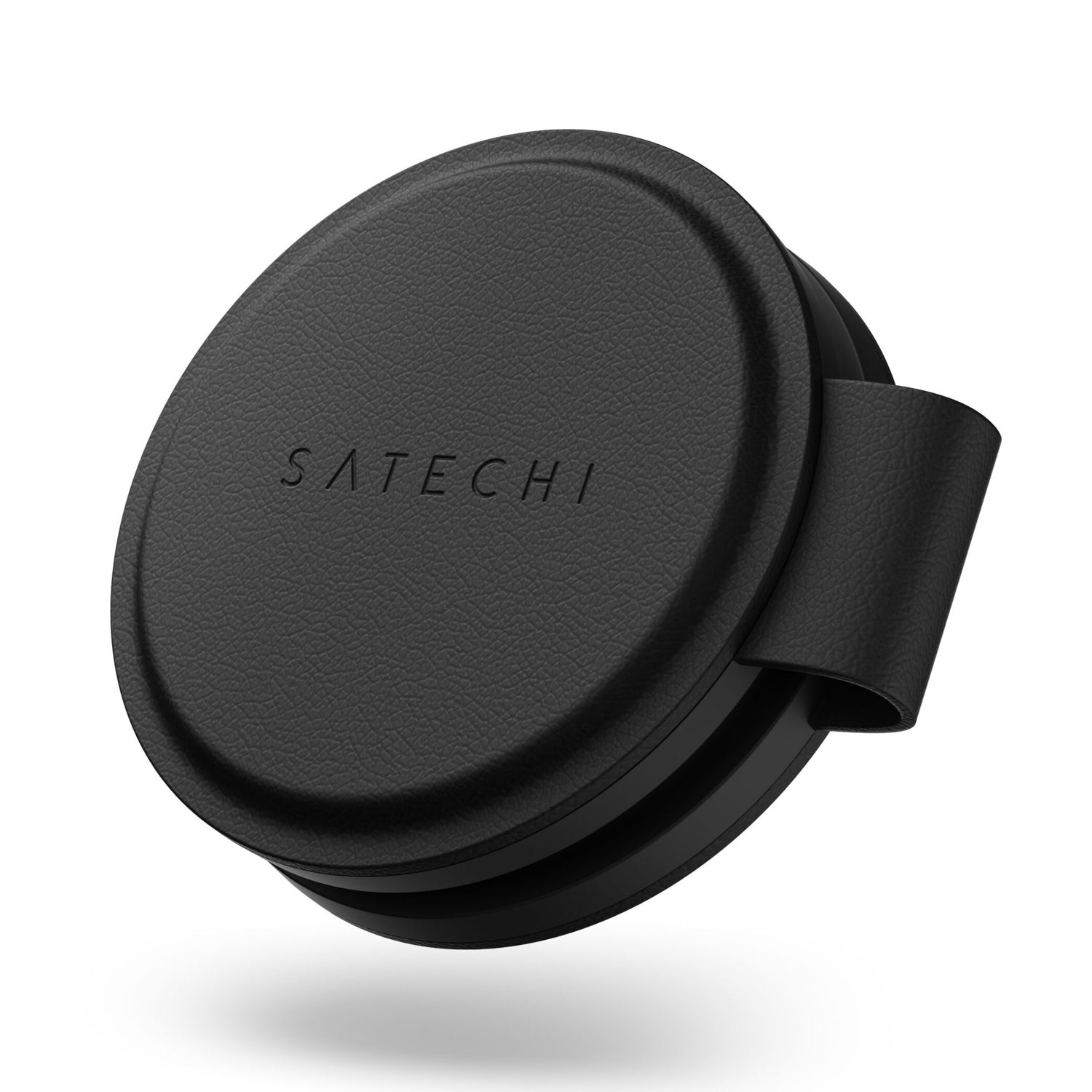 Rundes schwarzes Satechi OntheGo 2-in-1 Wireless Charger Etui mit strukturierter Oberfläche und seitlicher Schlaufe, das perfekt zu Ihrem Ladegerät passt, abgebildet auf weißem Hintergrund.