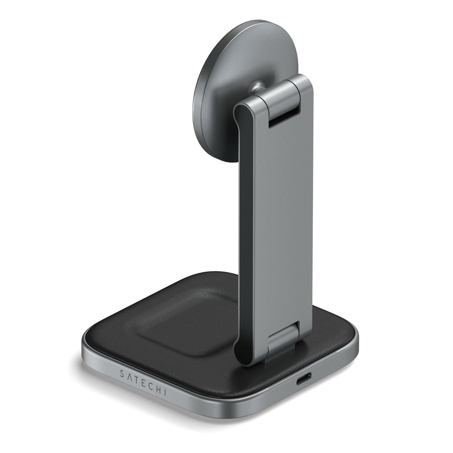 Der Satechi 2-in-1 Foldable Qi2 Wireless Charging Stand von Satechi verfügt über eine quadratische Basis, einen verstellbaren Arm und eine runde Magnethalterung zum kabellosen Aufladen Ihrer Geräte.