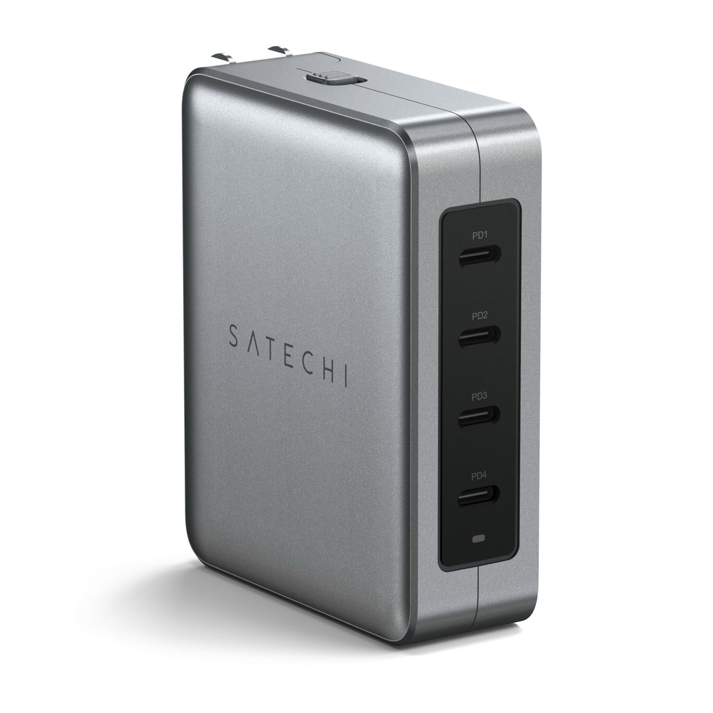 Das Satechi 145W USB-C 4-Port GaN Travel Charger in Silber bietet vier Anschlüsse (PD1-PD4), Power Delivery 3.1-Unterstützung und einen faltbaren Stecker für den einfachen Transport.
