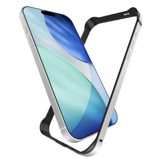 Der arktis iPhone 17 Pro Bumper von arktis, eine leichte Aluminium-TPU-Silikonhülle in Blau-Grün, erscheint neben einem Smartphone mit passendem Bildschirm auf weißem Hintergrund.