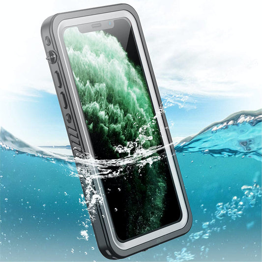 Das ArktisPRO iPhone 15 Plus Wasserdichtes Actioncase schützt Ihr Smartphone wasser- und staubdicht – ideal für Abenteuer im und am Wasser, mit Wellen im Hintergrund auf Ihre Erlebnisse vorbereitet.