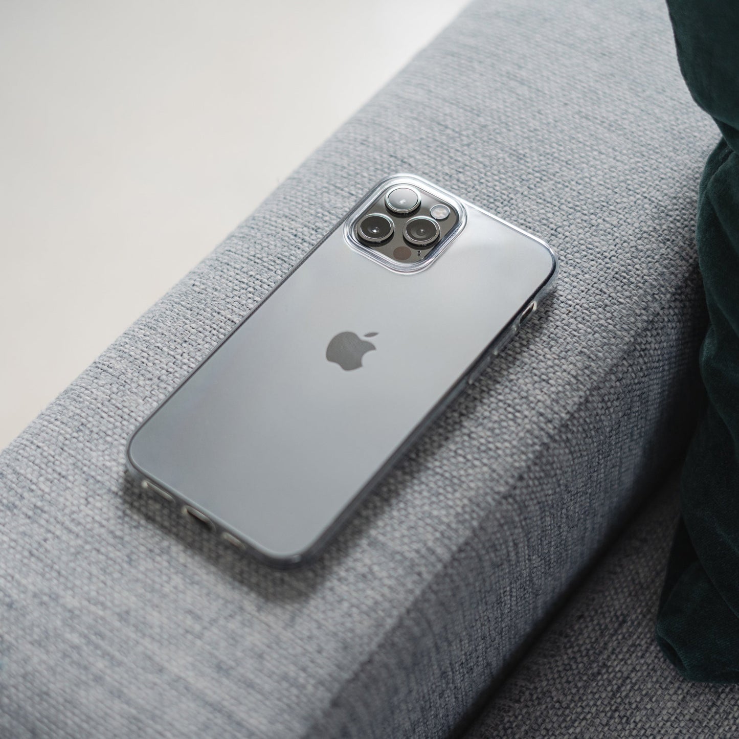 arktis iPhone 15 Pro ZERO Case Ultra Clear