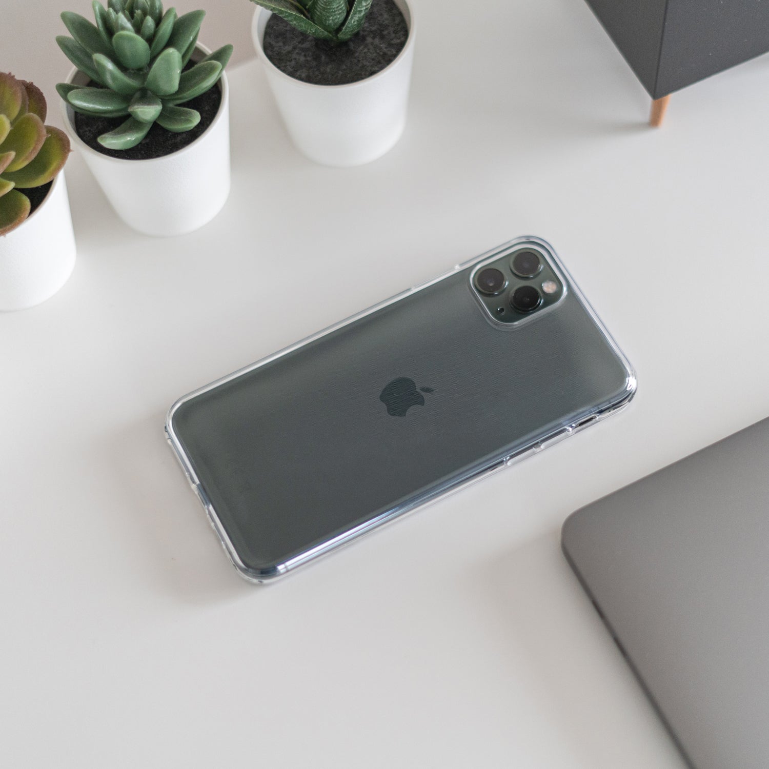 iphone-11-pro-invisible-air-case